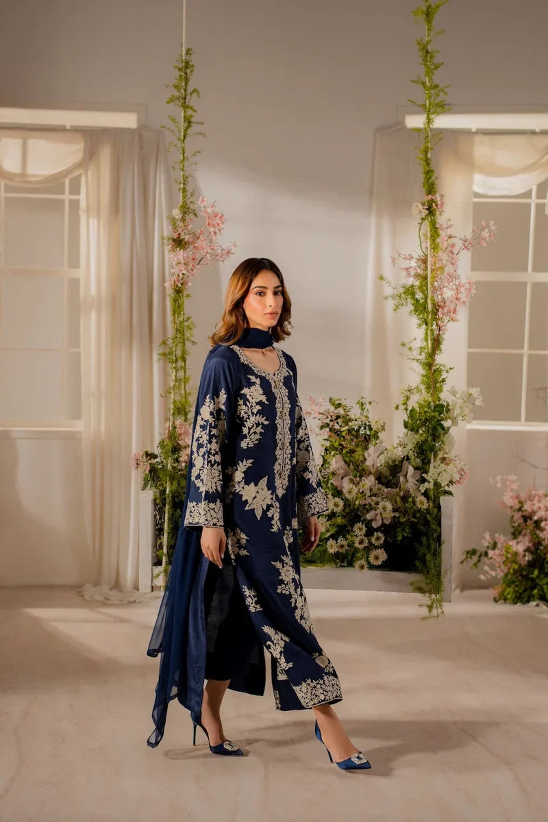 Zeenat Emb 3PCS – Luxury Embroidered Suit | Keliza